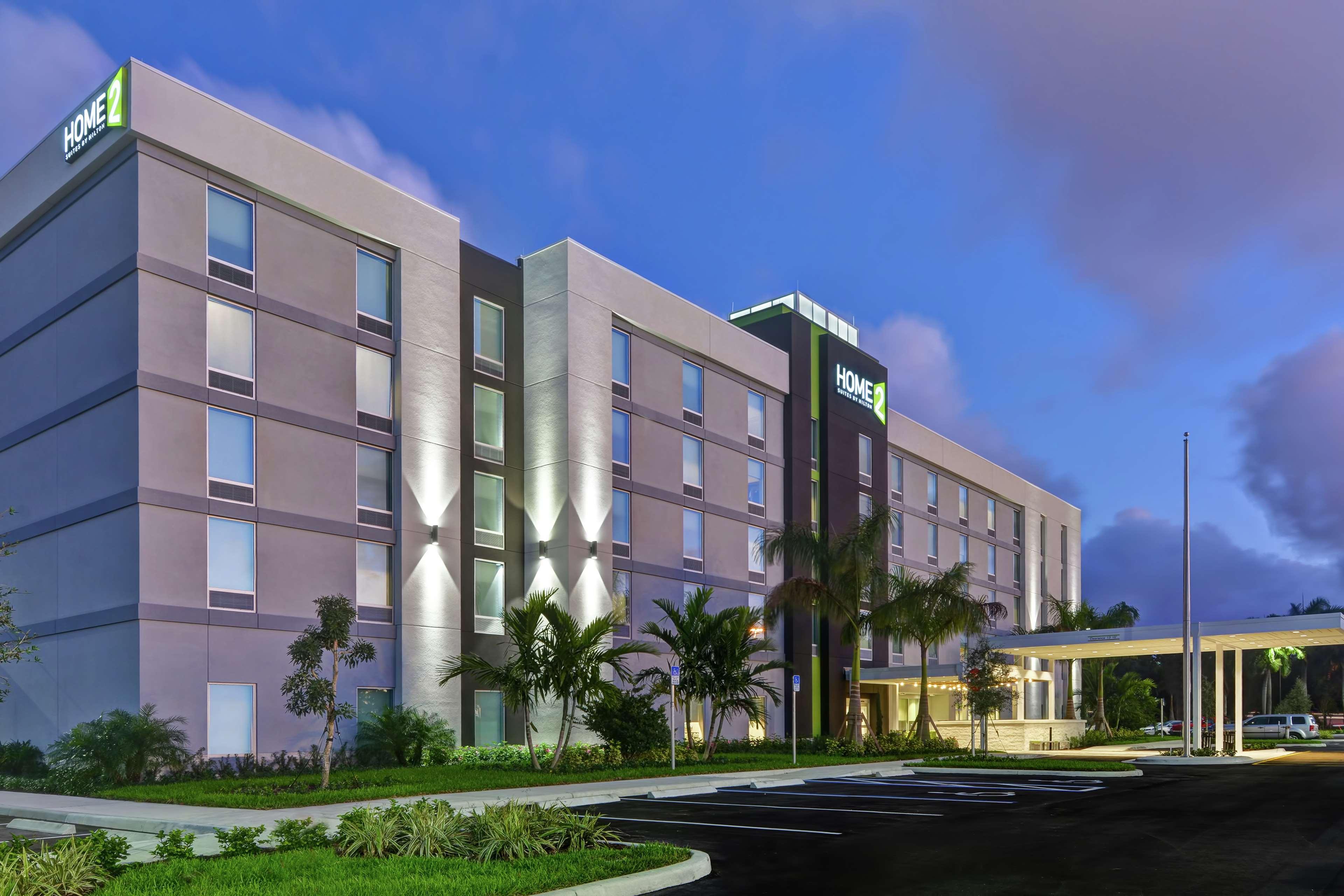 Home2 Suites By Hilton West Palm Beach Airport Cloud Lake Exteriör bild