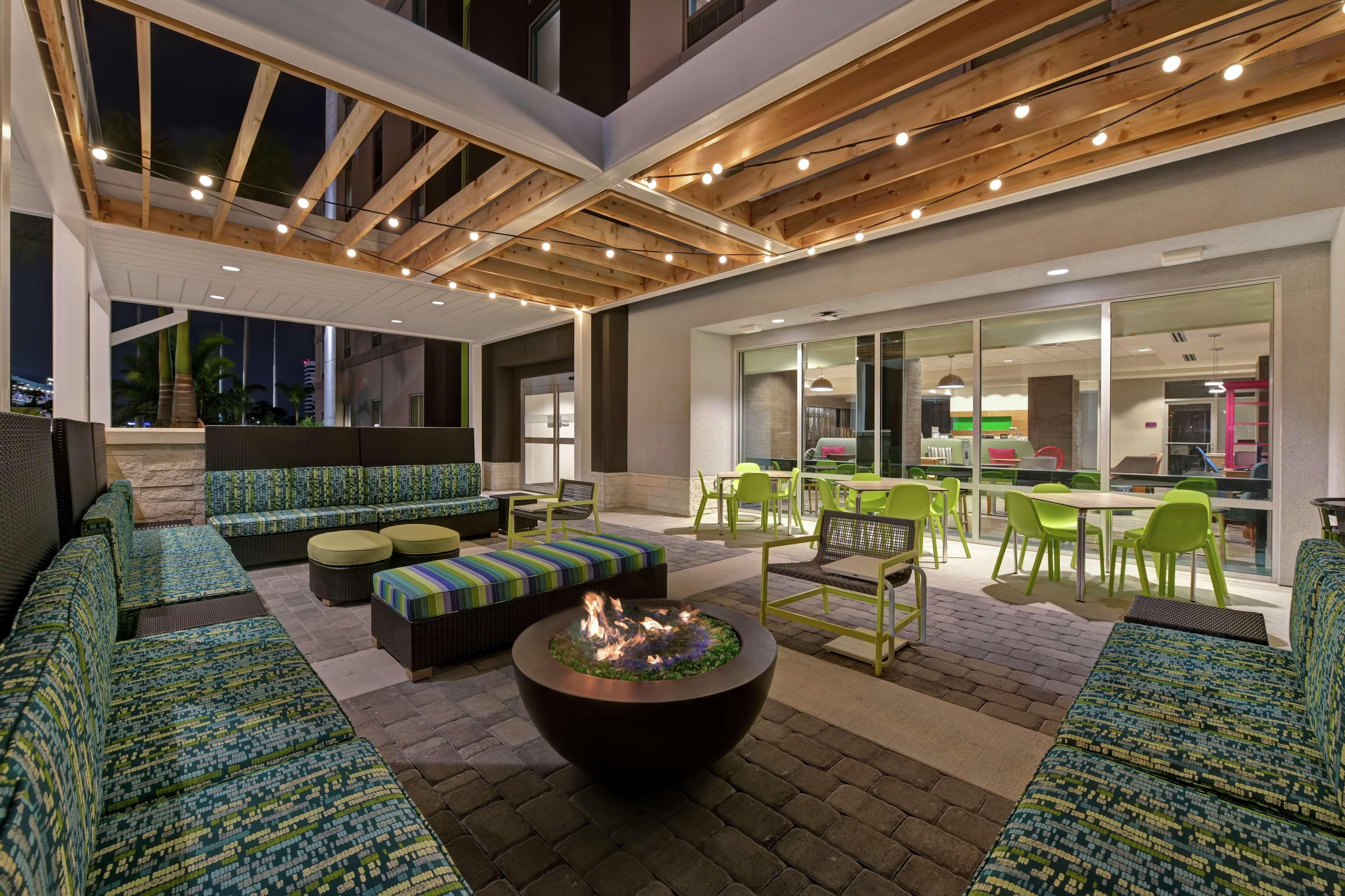 Home2 Suites By Hilton West Palm Beach Airport Cloud Lake Exteriör bild