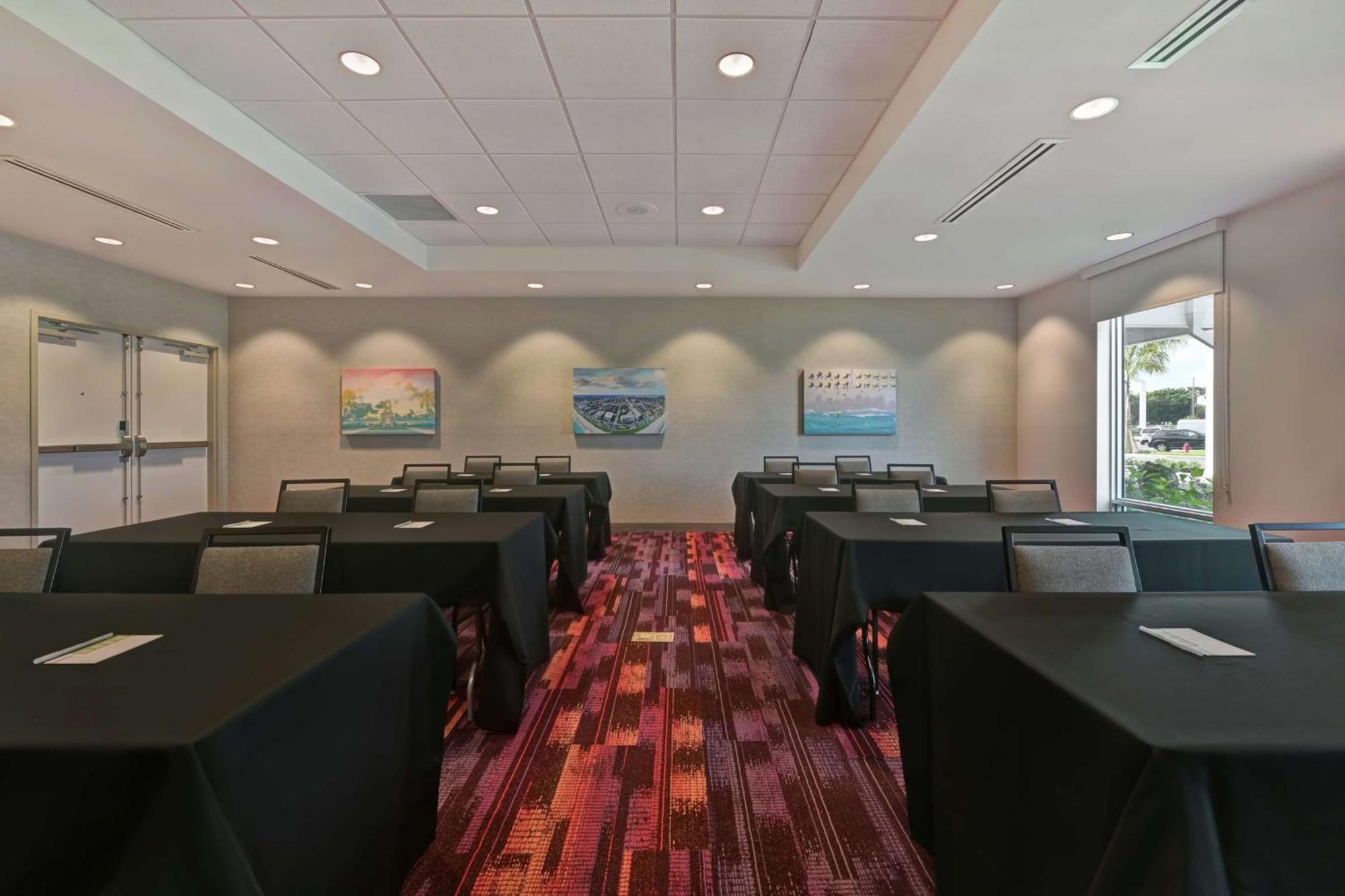 Home2 Suites By Hilton West Palm Beach Airport Cloud Lake Exteriör bild