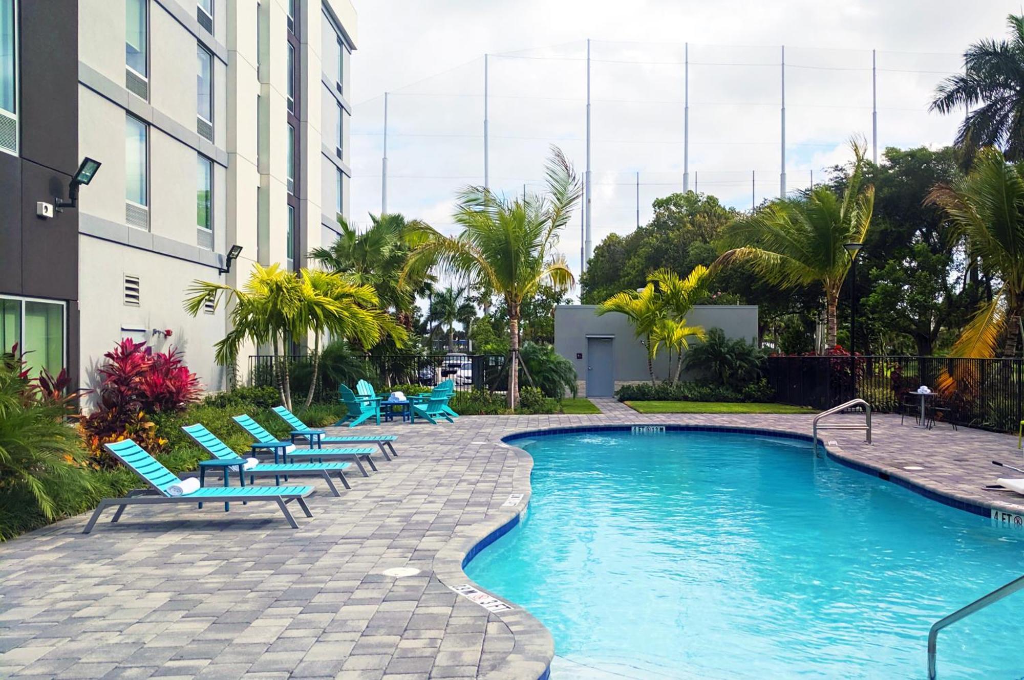 Home2 Suites By Hilton West Palm Beach Airport Cloud Lake Exteriör bild
